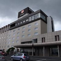 松江しんじ湖温泉駅から近い場所に建つ、大型ホテル