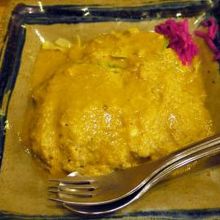 かつ皿 ￥８５０− こちらのお店の名物です