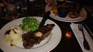 アメリカらしいレストランです。