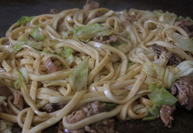 ホルモン焼きうどん 一力 本店