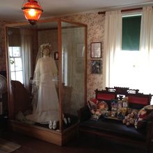 ウェディングドレスの展示もあります。