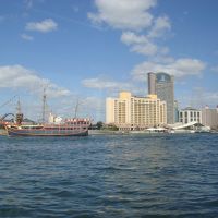 一番高い茶色いのがユニバーサルタワーです