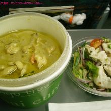 新幹線で食べるにはおしゃれなお弁当でした。