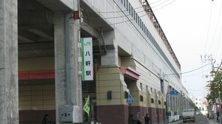 住宅街の中にひっそりあります