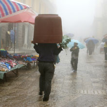 土砂降りになり、慌てて皆撤収！