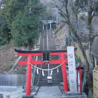 ホテルの前に有馬稲荷神社がある。