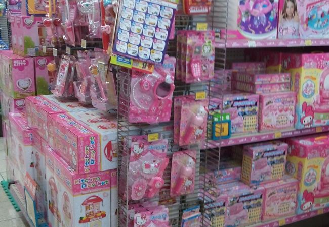 日本のおもちゃ以外にも、日本で販売していないおもちゃもあるよ