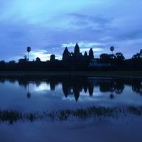早朝のアンコールワット