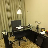 調べ物しやすい机と椅子