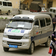 こちらは乗り合いタクシー（バス？）