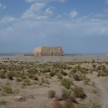 入り口から200mほど歩く