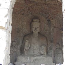 これも有名。賓陽三洞の中洞にいる釈迦牟尼像。顔が穏やか