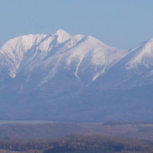 美瑛岳方面からも少し離れた、一種の単独峰という風情です