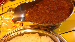 地元の人なら誰でも知ってるカレー屋さん