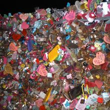 「愛の南京錠」