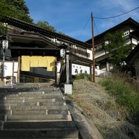 階段を上がっていかないと・・・