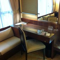 仕事にも便利なデスク