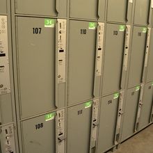 ロッカーは、大きさによって３ユーロか４ユーロ。