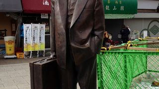 銅像にもストーリーがありました