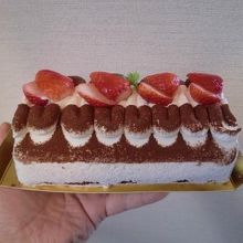 ロールケーキです。見た目も味も最高！