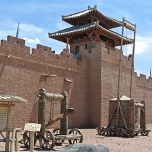 なんだかテーマパークの展示のようです。