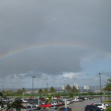 空港から見えた虹