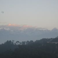 少し雲が出ていますが朝焼けのヒマラヤ連峰です。