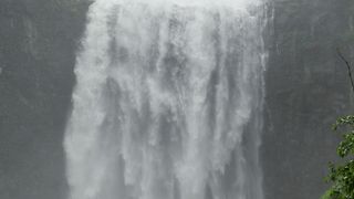 道内随一の迫力と水量を誇る 『賀老の滝』