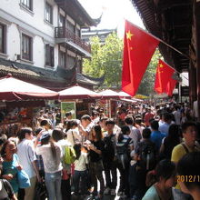 身動き出来ない人混みです。