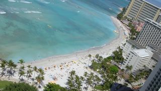 ハワイのビーチと言えば　ワイキキ！