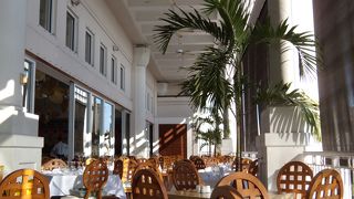 ショッピングの合間の夕方がおすすめ