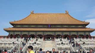 窓口の行列にうんざり