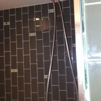 可動式のシャワーですが、固定位置が高すぎてもう少し低かったら