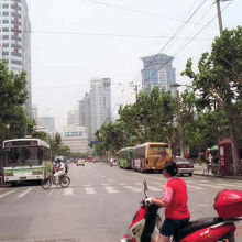 濠が埋められて道路となった中華路大境路交差点付近、