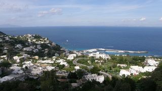 カプリ島へ行くには、ソレントからも意外とよいです