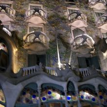 なんとも不思議なマンション