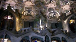 なんとも不思議なマンション