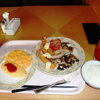 朝食ビュッフェ、朝から海老フライ、きしめん、味噌カツ