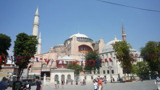 ブルーモスクの向かい