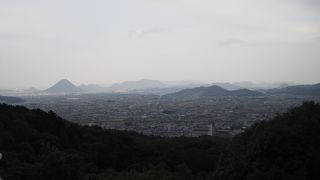 奥にすすみます。