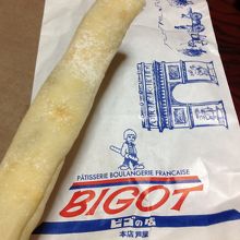 レトロな柄の紙袋も可愛い