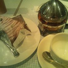 ケーキと紅茶のセット