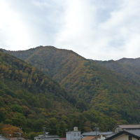 部屋からの眺め。紅葉始まり