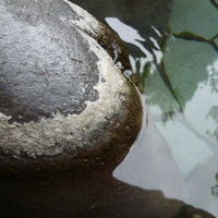 泉質のよい証拠！硫黄成分が見られます。