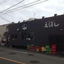 裏手の2階にも店舗があります！