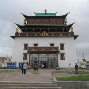 チベット仏教の香り漂うお寺