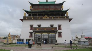 チベット仏教の香り漂うお寺
