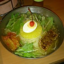 冷麺は麺がとってもおいしいです！