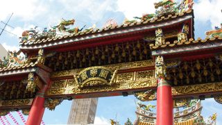 豪華絢爛な神社