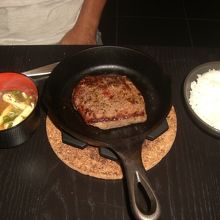 ワイン牛のステーキ